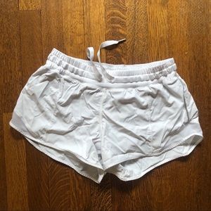 Lululemon Hotty Hot Short II Long 4’’ White